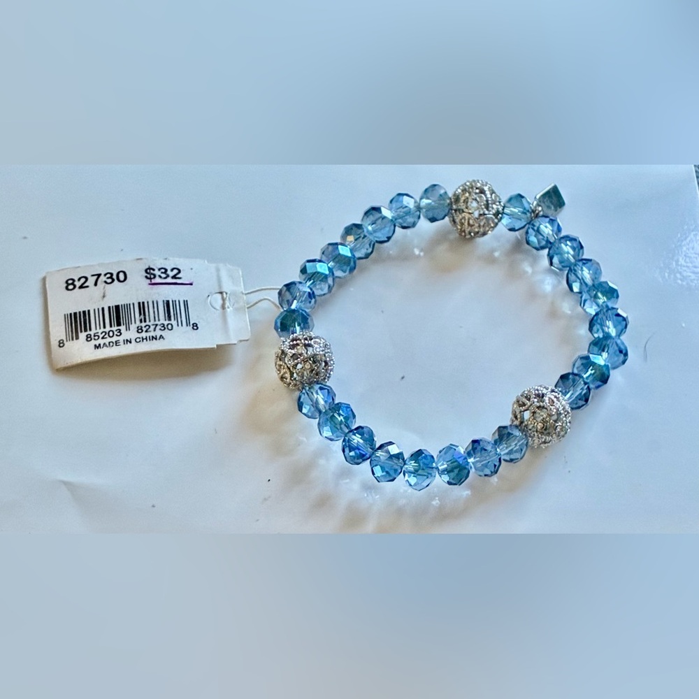 π§π»ββοΈ ViVI Blue Faceted Crystal Bracelet with Silver Tone Balls - Picture 5 of 8